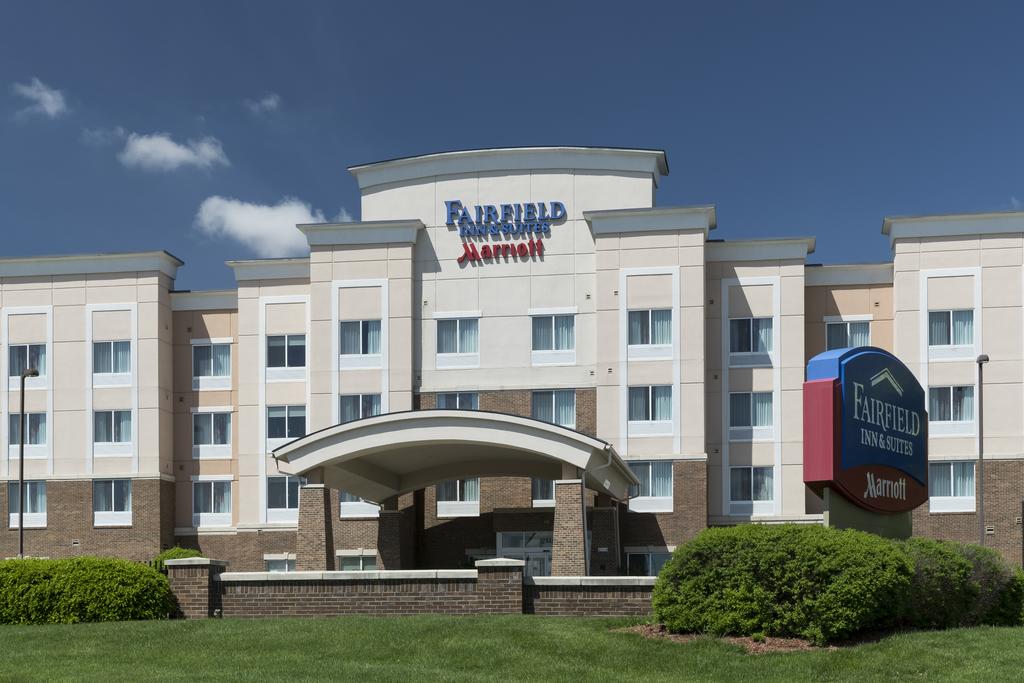 Fairfield Inn and Suites by Marriott in Overland Park, KS
